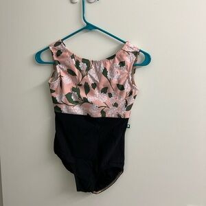 Luckyleo size m bust lining